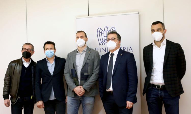 Macerata, crisi di moda e calzaturiero. Confindustria: “Aziende in fallimento, servono interventi immediati” (FOTO e VIDEO) Macerata, crisi di moda e calzaturiero. Confindustria: “Aziende in fallimento, servono interventi immediati” (FOTO e VIDEO)