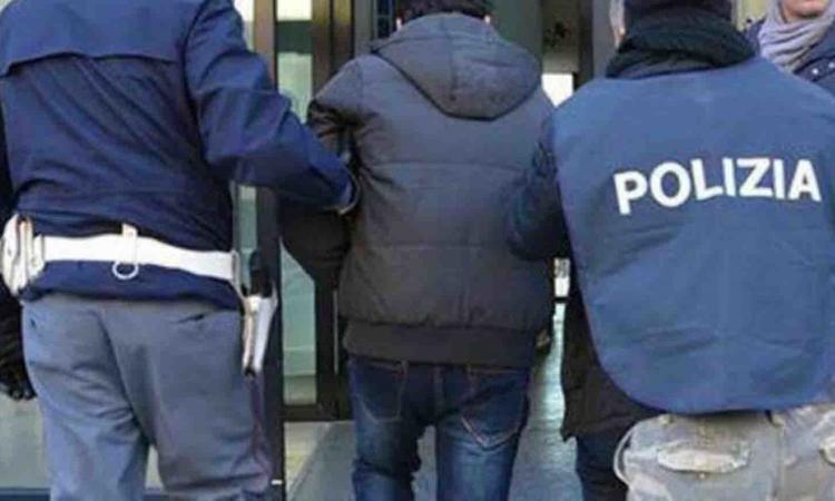 Non rispetta il divieto di avvicinamento all'ex compagna: per un 38enne scatta l'espulsione