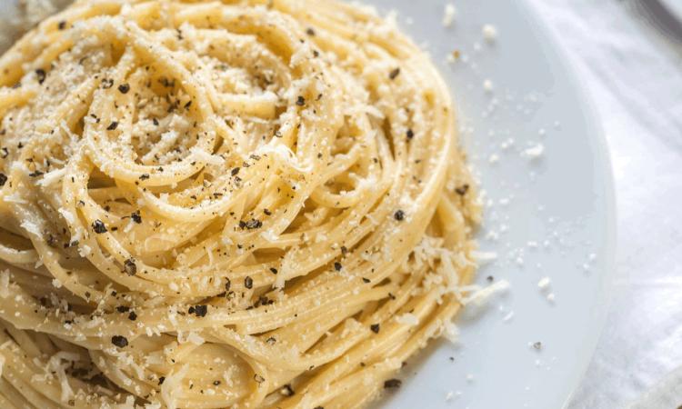 "Meglio la Carbonara o la Cacio & Pepe?": a Porto Recanati un festival accende la sfida culinaria "Meglio la Carbonara o la Cacio & Pepe?": a Porto Recanati un festival accende la sfida culinaria