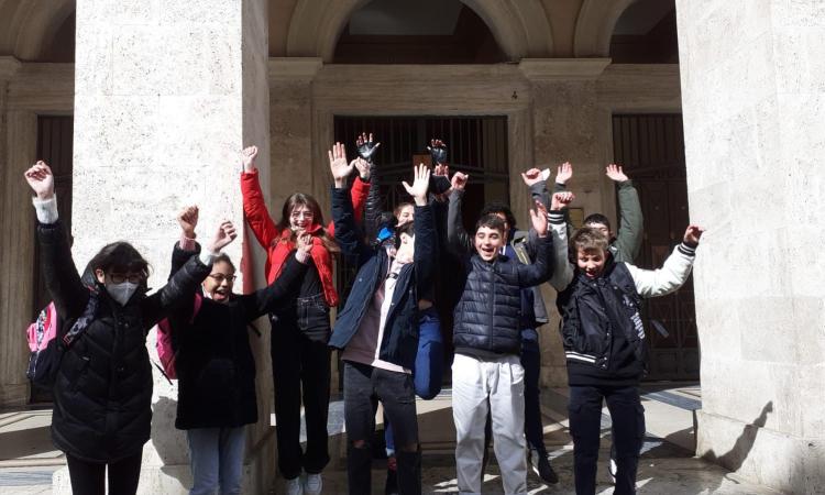 Macerata, i pericoli del web: alunni della Mestica "campioni del villaggio digitale" Macerata, i pericoli del web: alunni della Mestica "campioni del villaggio digitale"