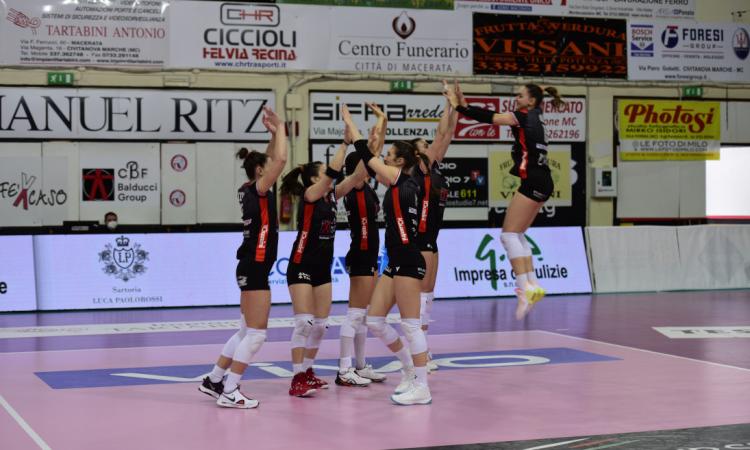 Serie A2, la Cbf Balducci vince gara 1 dei quarti di finale playoff: Sassuolo si arrende in 4 set