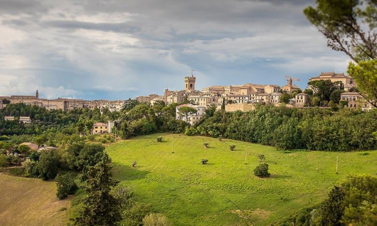 Recanati, una nuova casetta dell'acqua nella frazione di Sambucheto Recanati, una nuova casetta dell'acqua nella frazione di Sambucheto