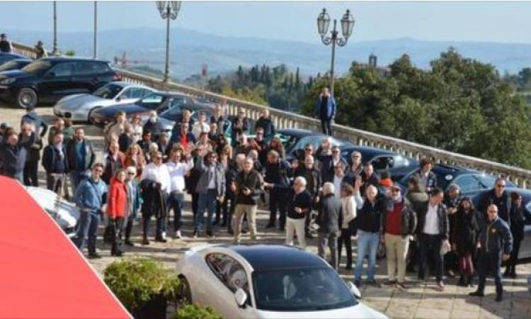 Treia, una domenica di motori: piazza della Repubblica sarà "invasa" dalle Porsche
