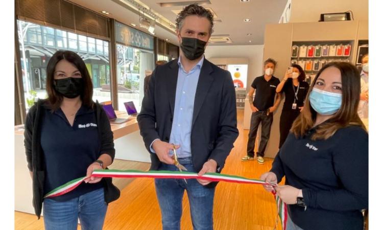 Med Store sbarca anche a Roma: inaugurato il primo negozio nella Capitale Med Store sbarca anche a Roma: inaugurato il primo negozio nella Capitale