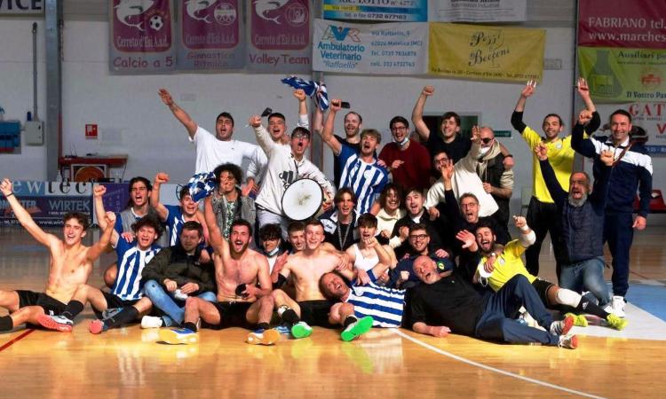 Cus Macerata, la squadra di calcio a 5 promossa in serie B nazionale: successo a Cerreto d'Esi decisivo Cus Macerata, la squadra di calcio a 5 promossa in serie B nazionale: successo a Cerreto d'Esi decisivo