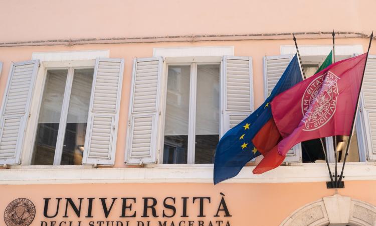 L’Università di Macerata in APEnet: la rete nazionale per avvicinare la ricerca alla società L’Università di Macerata in APEnet: la rete nazionale per avvicinare la ricerca alla società