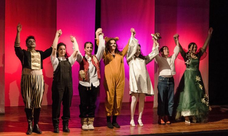 Potenza Picena, i bambini riempiono il teatro Mugellini:  successo per "Il viaggio di Zoe"