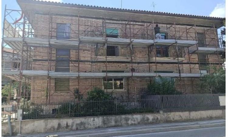 San Severino, post-sisma: di nuovo agibile una palazzina: tre famiglie tornano a casa