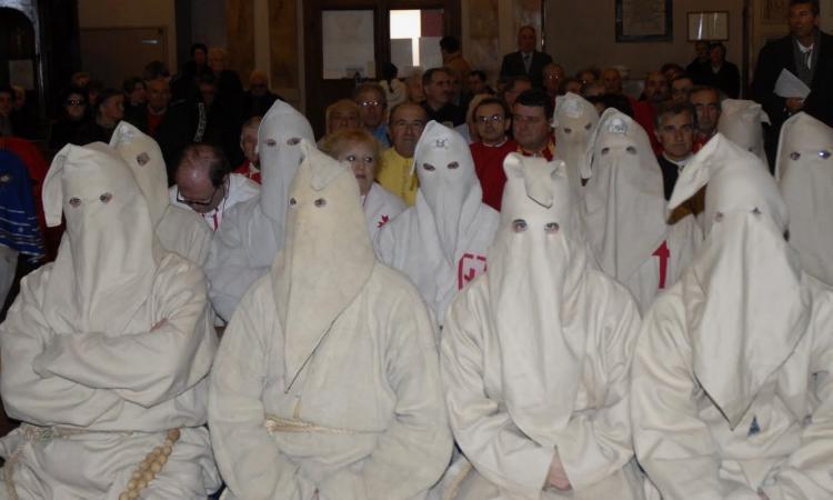 Tolentino, torna la processione del Venerdì Santo: ecco il percorso con le vie toccate Tolentino, torna la processione del Venerdì Santo: ecco il percorso con le vie toccate