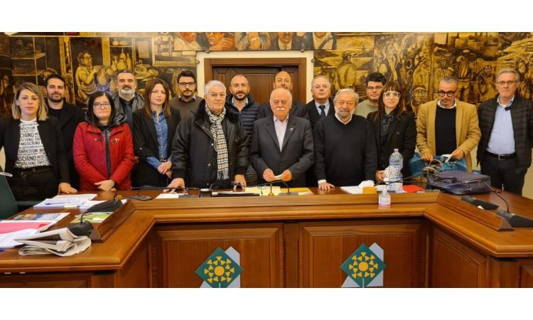 Unione Montana Monti Azzurri, encomio solenne all'ex presidente provinciale "Tonino" Pettinari Unione Montana Monti Azzurri, encomio solenne all'ex presidente provinciale "Tonino" Pettinari