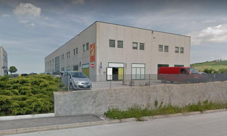 Tolentino, marcia silenziosa studenti. La risposta della Giunta Pezzanesi: nuovo asfalto in via Ficili Tolentino, marcia silenziosa studenti. La risposta della Giunta Pezzanesi: nuovo asfalto in via Ficili