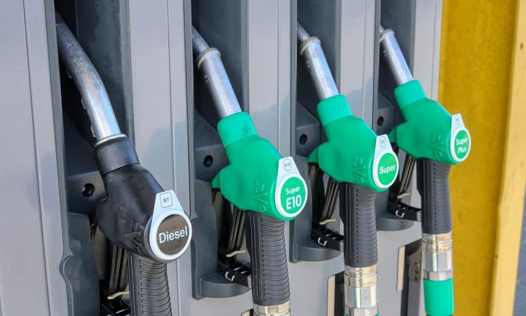 Il prezzo della benzina di nuovo alle stelle? I consigli di Matteo Valenza per farsi trovare pronti Il prezzo della benzina di nuovo alle stelle? I consigli di Matteo Valenza per farsi trovare pronti