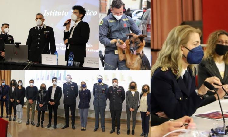 Macerata, bullismo e utilizzo di sostanze stupefacenti: gli studenti a confronto con le forze di Polizia Macerata, bullismo e utilizzo di sostanze stupefacenti: gli studenti a confronto con le forze di Polizia