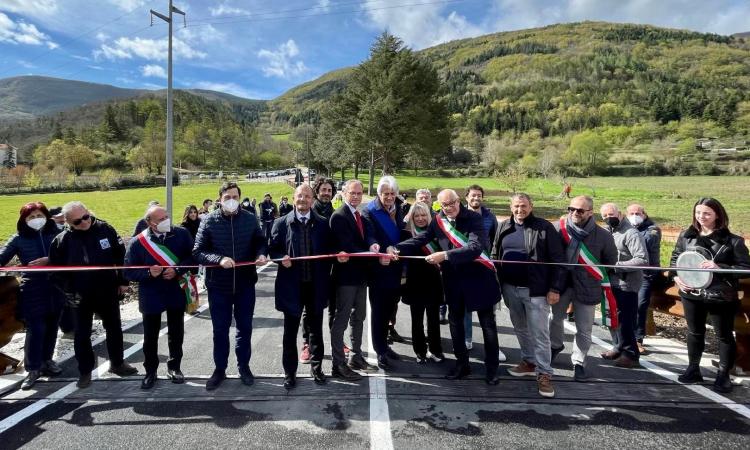 Fiuminata, inaugurati i due nuovi ponti sul fiume Potenza: "Segnale di ripartenza"