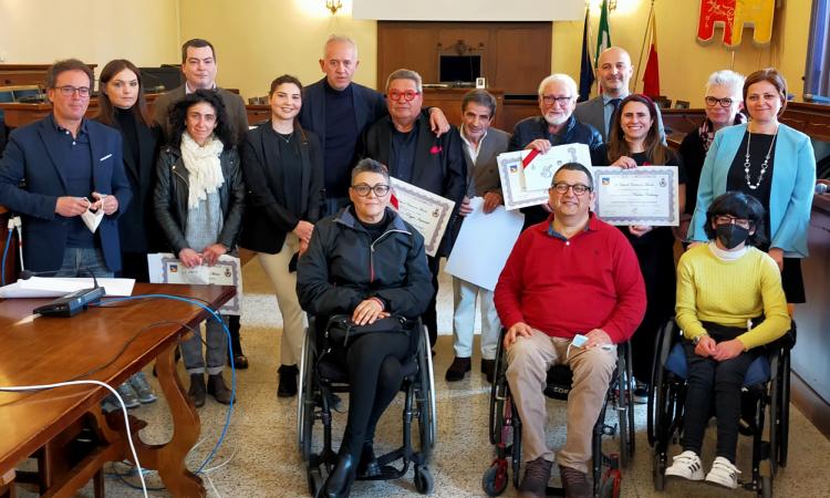 Civitanova, il Comune consegna i 'bollini di accessibilità' turistica ad otto strutture per diversamente abili Civitanova, il Comune consegna i 'bollini di accessibilità' turistica ad otto strutture per diversamente abili
