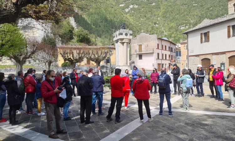 Pioraco, "La città della carta e dell'acqua" fa centro: grande partecipazione all'evento