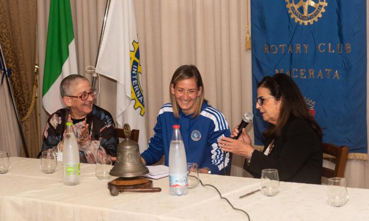 Macerata, la giovane tennista Cristina Abrami ospite del Rotary Macerata, la giovane tennista Cristina Abrami ospite del Rotary