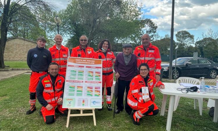 Rischio cardiovascolare, riparte la campagna prevenzione: Armando Reschini fa il test a 101 anni