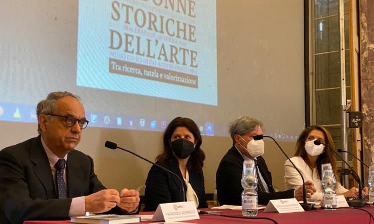 "Ridare luce alle storiche dell'arte": le Università di Macerata e Genova insieme "Ridare luce alle storiche dell'arte": le Università di Macerata e Genova insieme