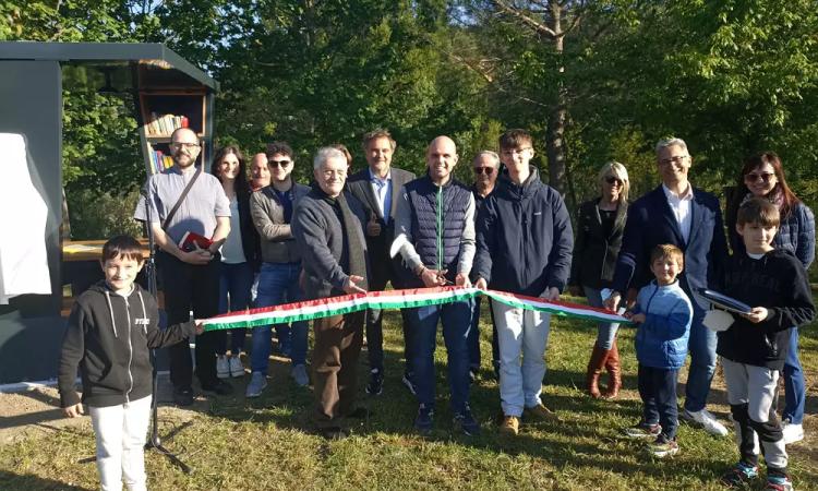 Tolentino, "Io sogno": al ponte del diavolo inaugurato il Book Point di Pietro Canovari