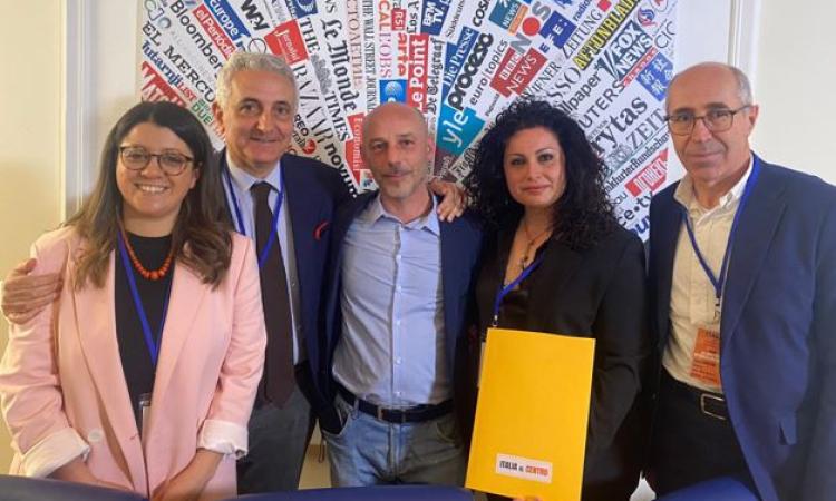 Nasce "Italia al Centro": il partito di Toti e Quagliarello parteciperà alle elezioni di Civitanova e Tolentino Nasce "Italia al Centro": il partito di Toti e Quagliarello parteciperà alle elezioni di Civitanova e Tolentino