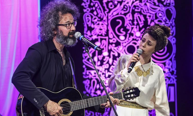 Musicultura, Amara e Cristicchi incantano il "Persiani": Mariella Nava a sorpresa al Festival Musicultura, Amara e Cristicchi incantano il "Persiani": Mariella Nava a sorpresa al Festival