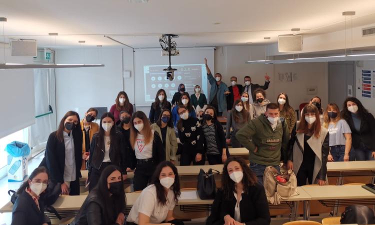 "Macerata Racconta": Unimc premia i booktrailer realizzati dagli studenti di Scienze della formazione primaria "Macerata Racconta": Unimc premia i booktrailer realizzati dagli studenti di Scienze della formazione primaria