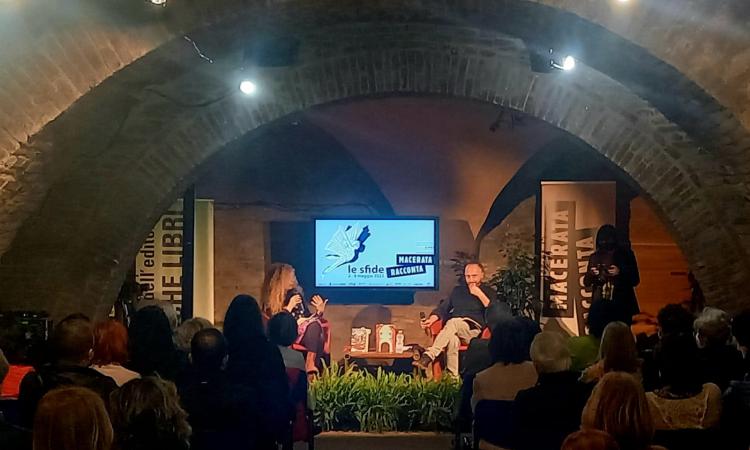 "Macerata Racconta": Lipperini e Pakarov presentano i loro libri ambientati nelle Marche tra miti e realtà "Macerata Racconta": Lipperini e Pakarov presentano i loro libri ambientati nelle Marche tra miti e realtà