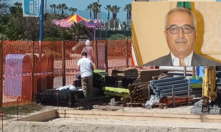 Civitanova, campo da padel in spiaggia: "Chi parla di cementificazione mente" Civitanova, campo da padel in spiaggia: "Chi parla di cementificazione mente"