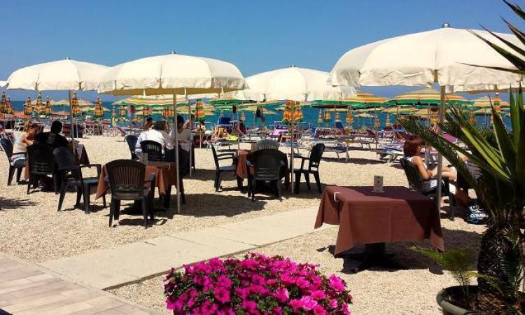Lavoro, le imprese cercano personale ma non lo trovano nel 32% dei casi: "Più colpito il turismo" Lavoro, le imprese cercano personale ma non lo trovano nel 32% dei casi: "Più colpito il turismo"