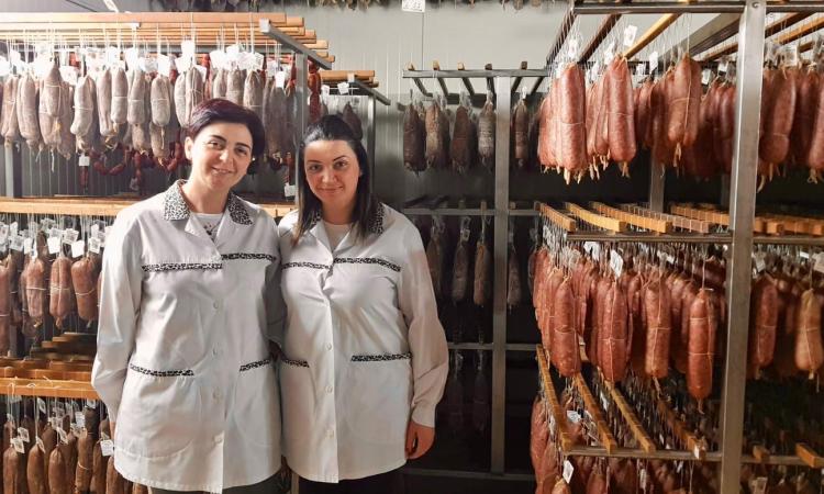 Sarnano, il salumificio Monterotti 'tutto al femminile' insegna come custodire il 'gusto dei Sibillini' Sarnano, il salumificio Monterotti 'tutto al femminile' insegna come custodire il 'gusto dei Sibillini'