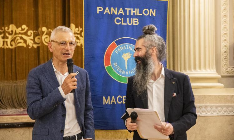 Macerata, Fabrizio Ravanelli ospite del Panathlon: "La mia favola è cresciuta grazie al sacrificio" Macerata, Fabrizio Ravanelli ospite del Panathlon: "La mia favola è cresciuta grazie al sacrificio"
