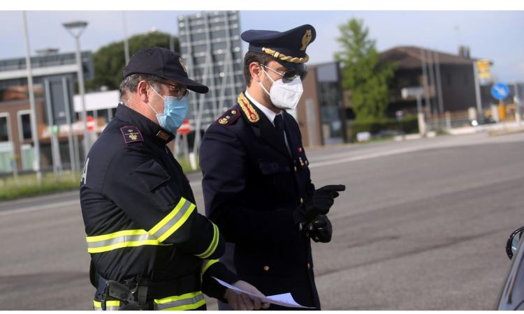 Ubriachi alla guida: 15 patenti ritirate nel weekend sulle strade del Maceratese Ubriachi alla guida: 15 patenti ritirate nel weekend sulle strade del Maceratese