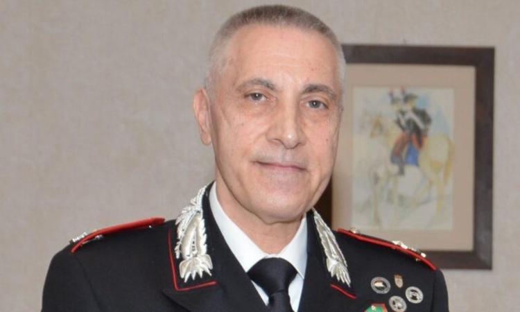 Il Maggiore Claudio Fiori va in pensione: l'omaggio dei colleghi dell'Arma dei Carabinieri Il Maggiore Claudio Fiori va in pensione: l'omaggio dei colleghi dell'Arma dei Carabinieri
