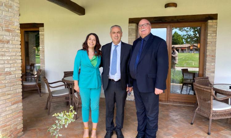 Castelraimondo, il sindaco incontra Legnini: "Questione Tari? Il Governo si sta muovendo" Castelraimondo, il sindaco incontra Legnini: "Questione Tari? Il Governo si sta muovendo"