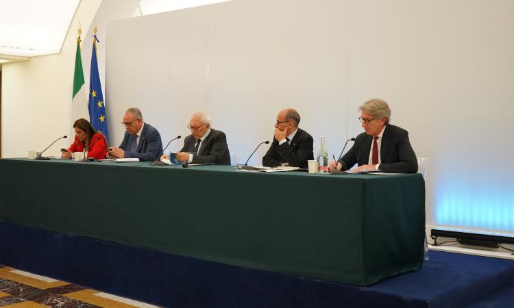Scuole danneggiate dal sisma, 222 gli interventi nelle Marche: al via gara unica da quasi 900 milioni Scuole danneggiate dal sisma, 222 gli interventi nelle Marche: al via gara unica da quasi 900 milioni