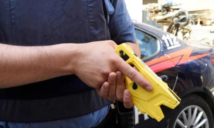 Civitanova, dal 6 giugno arriva il taser in dotazione alle forze dell'ordine Civitanova, dal 6 giugno arriva il taser in dotazione alle forze dell'ordine