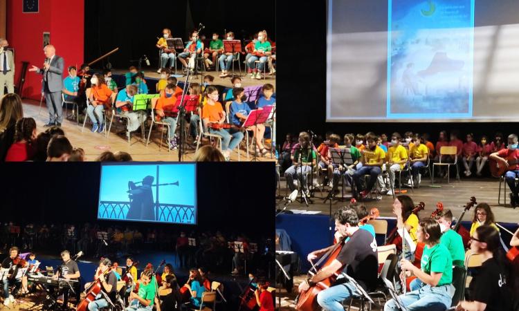 Camerino, da David Bowie ai Queen: l'orchestra e il coro sono composti da 200 bimbi