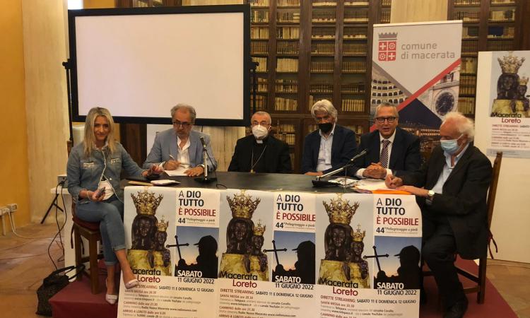 Pellegrinaggio Macerata-Loreto: "La 44esima edizione segna il ritorno alla normalità dopo la pandemia" Pellegrinaggio Macerata-Loreto: "La 44esima edizione segna il ritorno alla normalità dopo la pandemia"