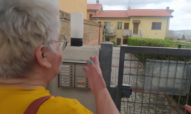 Notte di paura a Montecosaro, la testimonianza dei vicini: "Abbiamo vissuto un incubo" (VIDEO) Notte di paura a Montecosaro, la testimonianza dei vicini: "Abbiamo vissuto un incubo" (VIDEO)