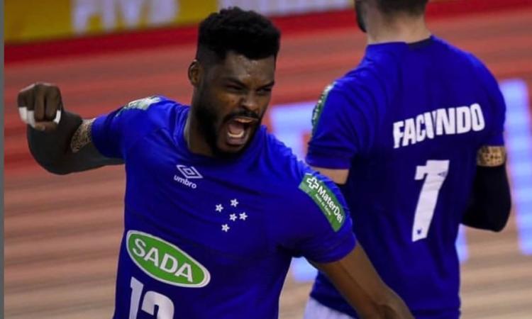 Un gigante brasiliano per far "dimenticare" Simon: la Lube ufficializza l'acquisto di Isac Un gigante brasiliano per far "dimenticare" Simon: la Lube ufficializza l'acquisto di Isac