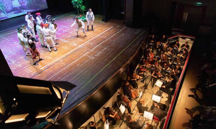 Civitanova Marche, "Il barbiere di Siviglia" supera ogni aspettativa: oltre 15 minuti di applausi Civitanova Marche, "Il barbiere di Siviglia" supera ogni aspettativa: oltre 15 minuti di applausi