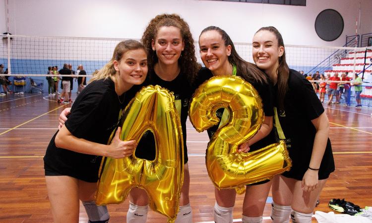 Civitanova, la schiacciatrice Margherita Cicchitelli festeggia la serie A2 con Offanengo Civitanova, la schiacciatrice Margherita Cicchitelli festeggia la serie A2 con Offanengo