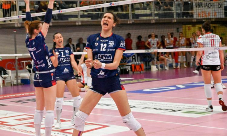 Molinaro torna in A1 con la Cbf Balducci: colpaccio con la centrale ex-Mondovì Molinaro torna in A1 con la Cbf Balducci: colpaccio con la centrale ex-Mondovì