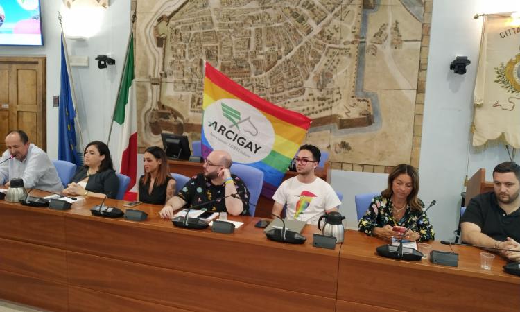 Marche Pride 2022, nel ricordo di Cloe Bianco. "Basta tragedie, la politica non ha più scuse" (FOTO e VIDEO)
