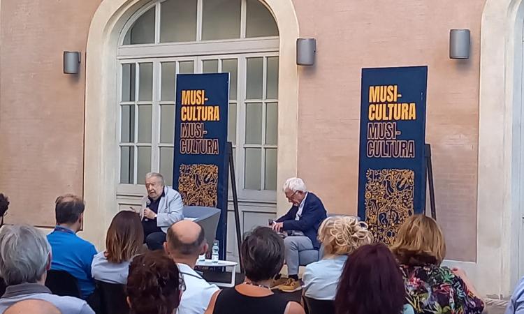 Macerata, Pupi Avati apre La Controra 2022: "Ho realizzato un sogno dopo 20 anni di studio su Dante" Macerata, Pupi Avati apre La Controra 2022: "Ho realizzato un sogno dopo 20 anni di studio su Dante"