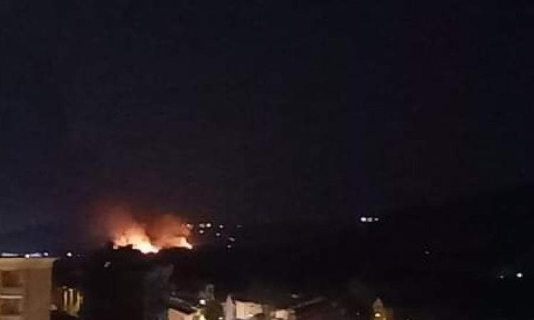 Doppio incendio nella notte a Tolentino e Matelica: Vigili del Fuoco al lavoro Doppio incendio nella notte a Tolentino e Matelica: Vigili del Fuoco al lavoro