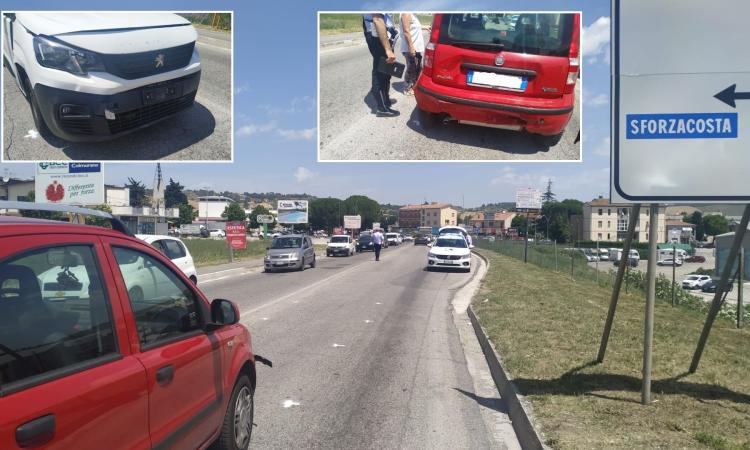 Macerata, tamponamento a catena: traffico in tilt per 30 minuti (FOTO)