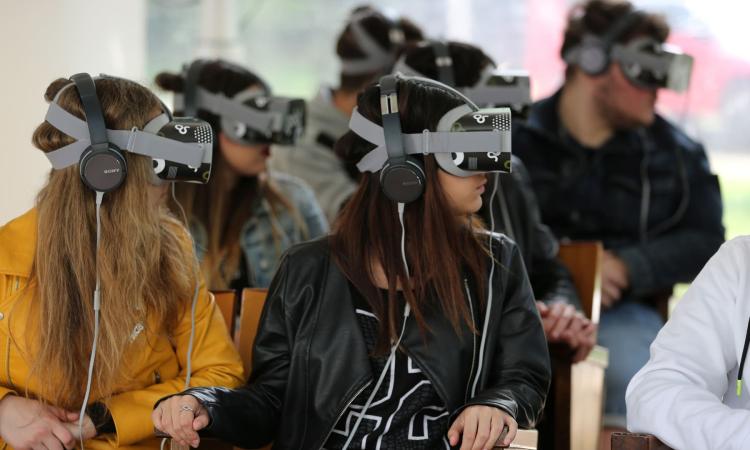 Design Terrae Festival al Castello della Rancia: grande attesa per lo spettacolo VR di Elio Germano Design Terrae Festival al Castello della Rancia: grande attesa per lo spettacolo VR di Elio Germano