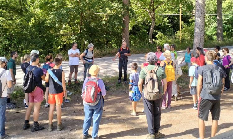 Pieve Torina, grande successo per "Passeggiate con la Storia": Sentiero delle acque seconda tappa Pieve Torina, grande successo per "Passeggiate con la Storia": Sentiero delle acque seconda tappa